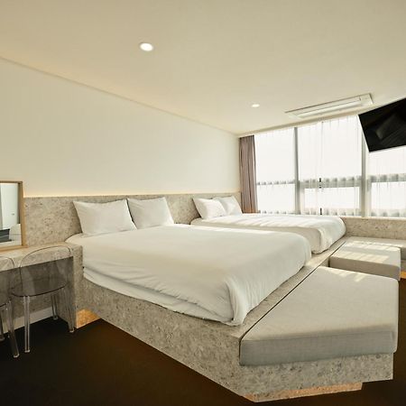 Uh Suite The Haeundae Busan Esterno foto