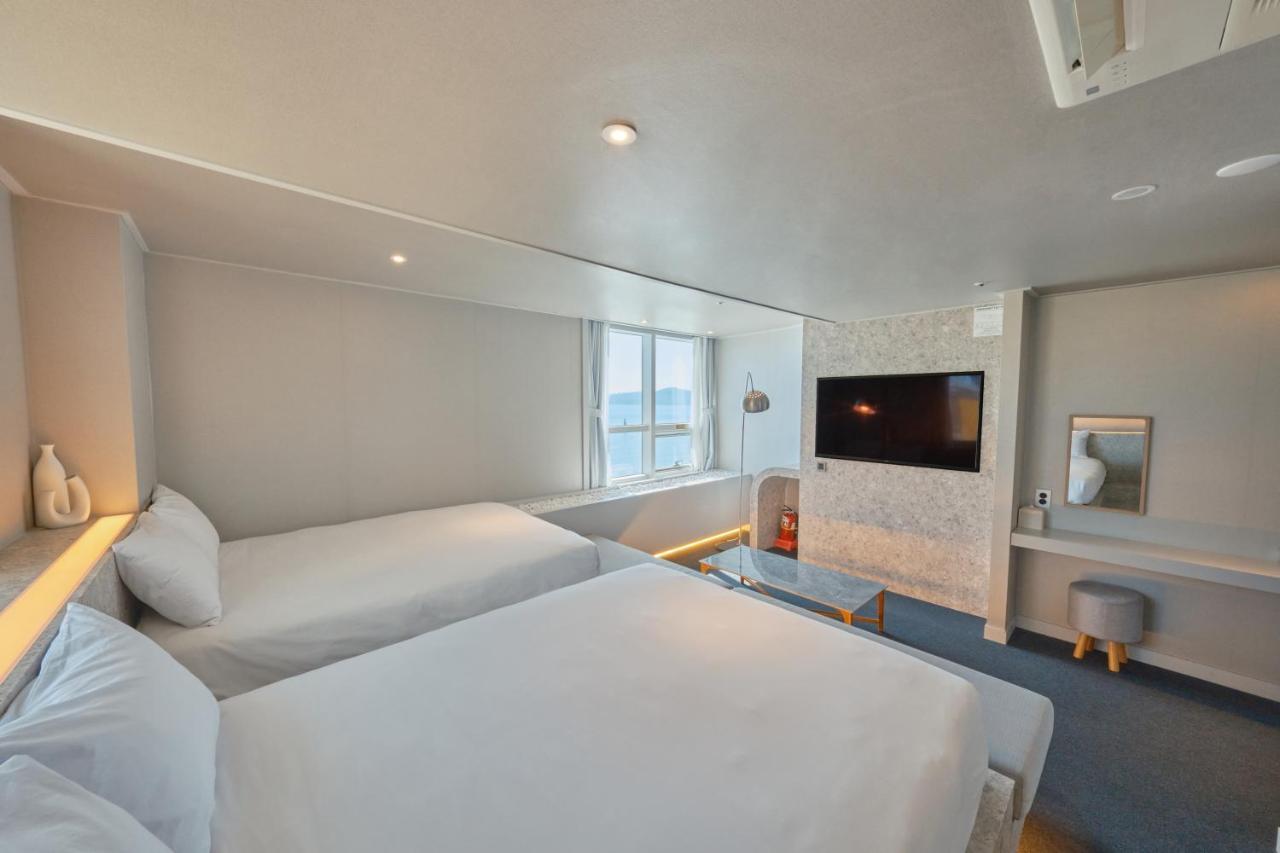 Uh Suite The Haeundae Busan Esterno foto