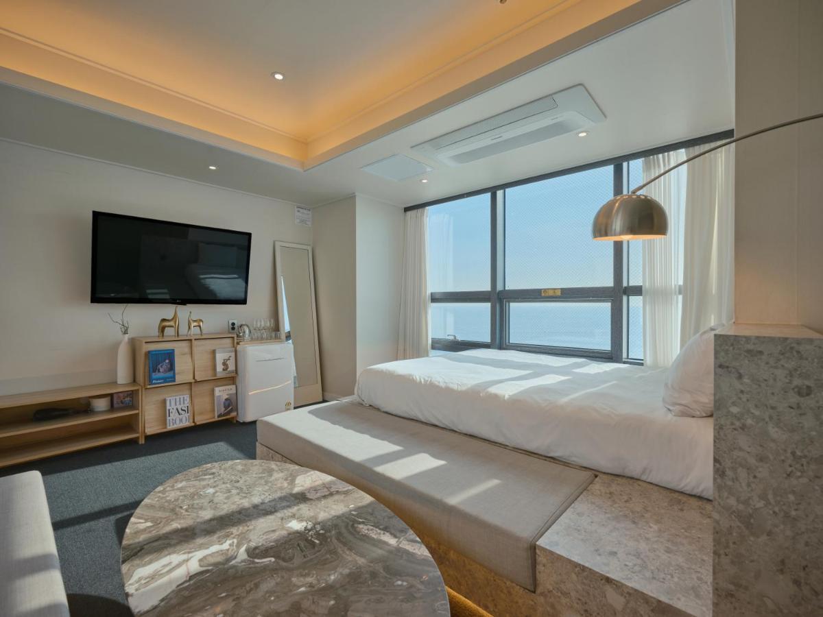 Uh Suite The Haeundae Busan Esterno foto