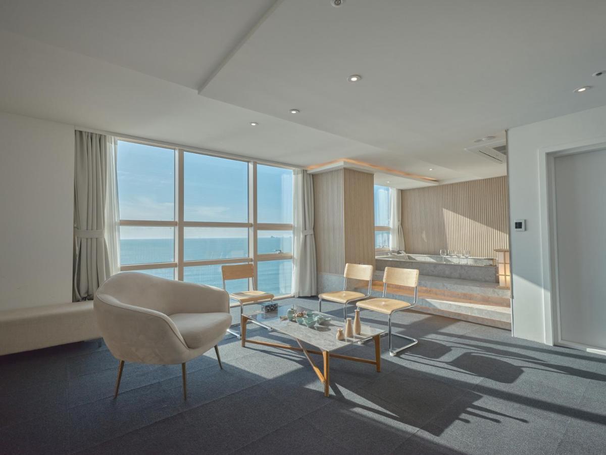 Uh Suite The Haeundae Busan Esterno foto