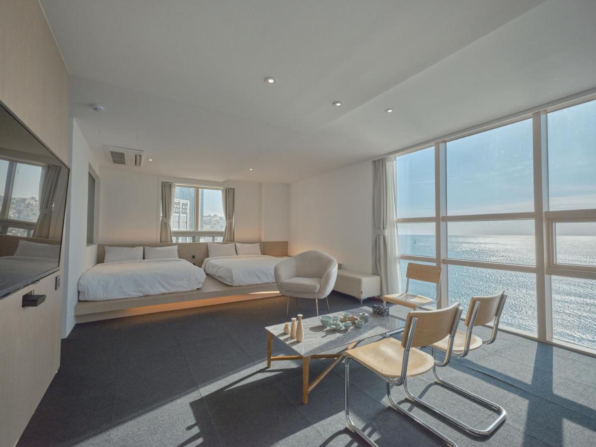 Uh Suite The Haeundae Busan Esterno foto