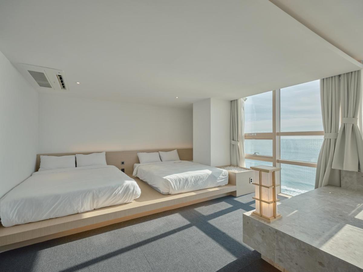 Uh Suite The Haeundae Busan Esterno foto