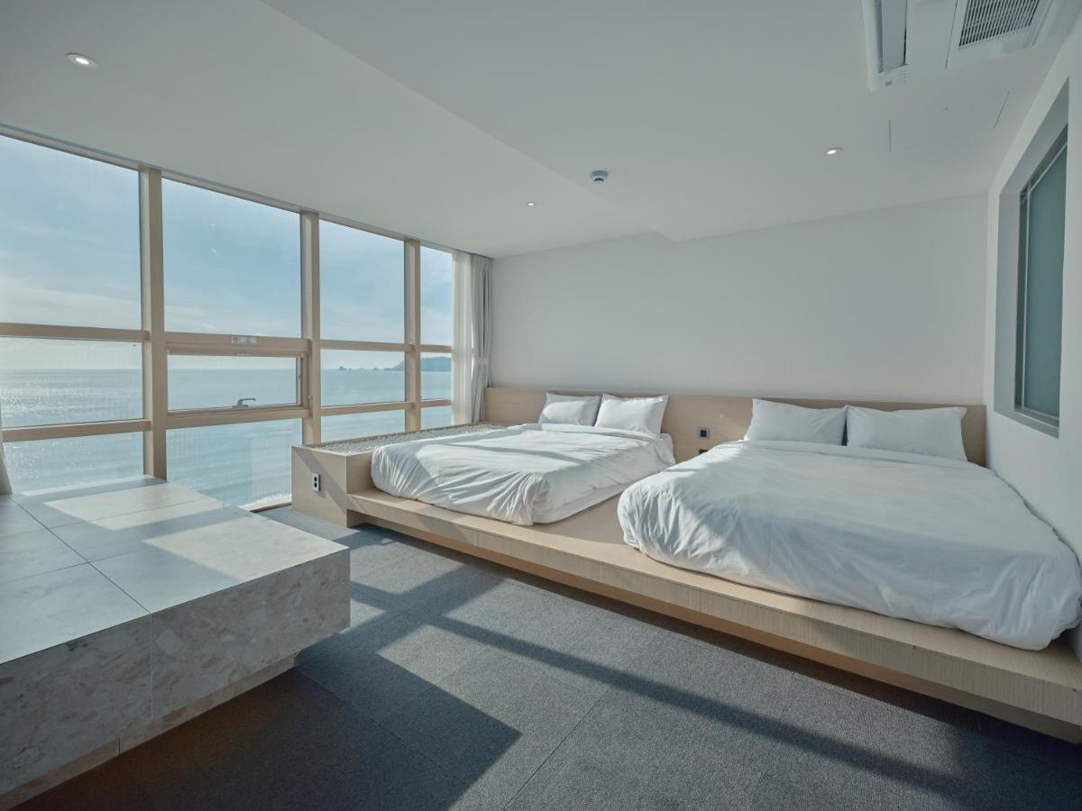 Uh Suite The Haeundae Busan Esterno foto