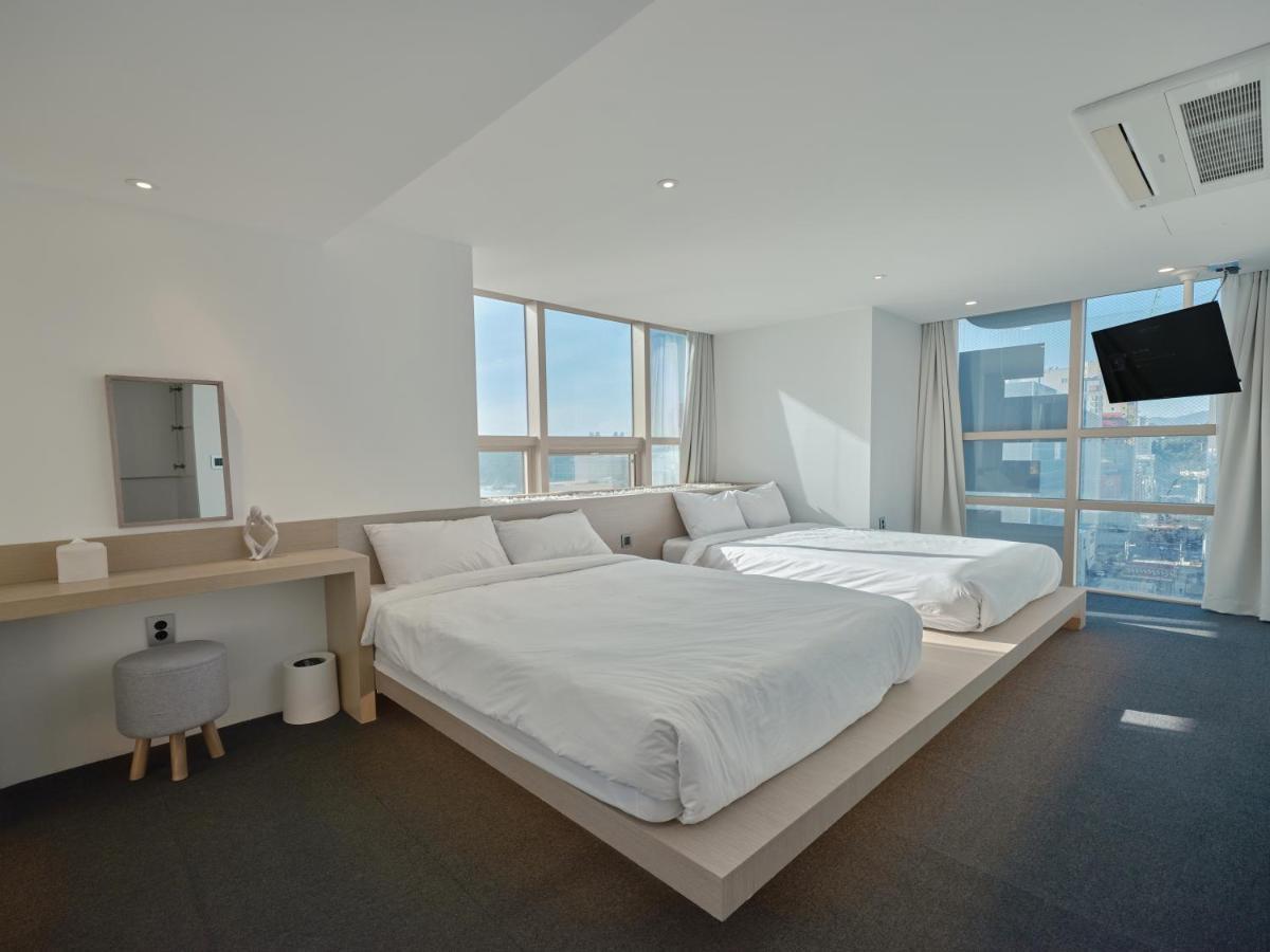 Uh Suite The Haeundae Busan Esterno foto