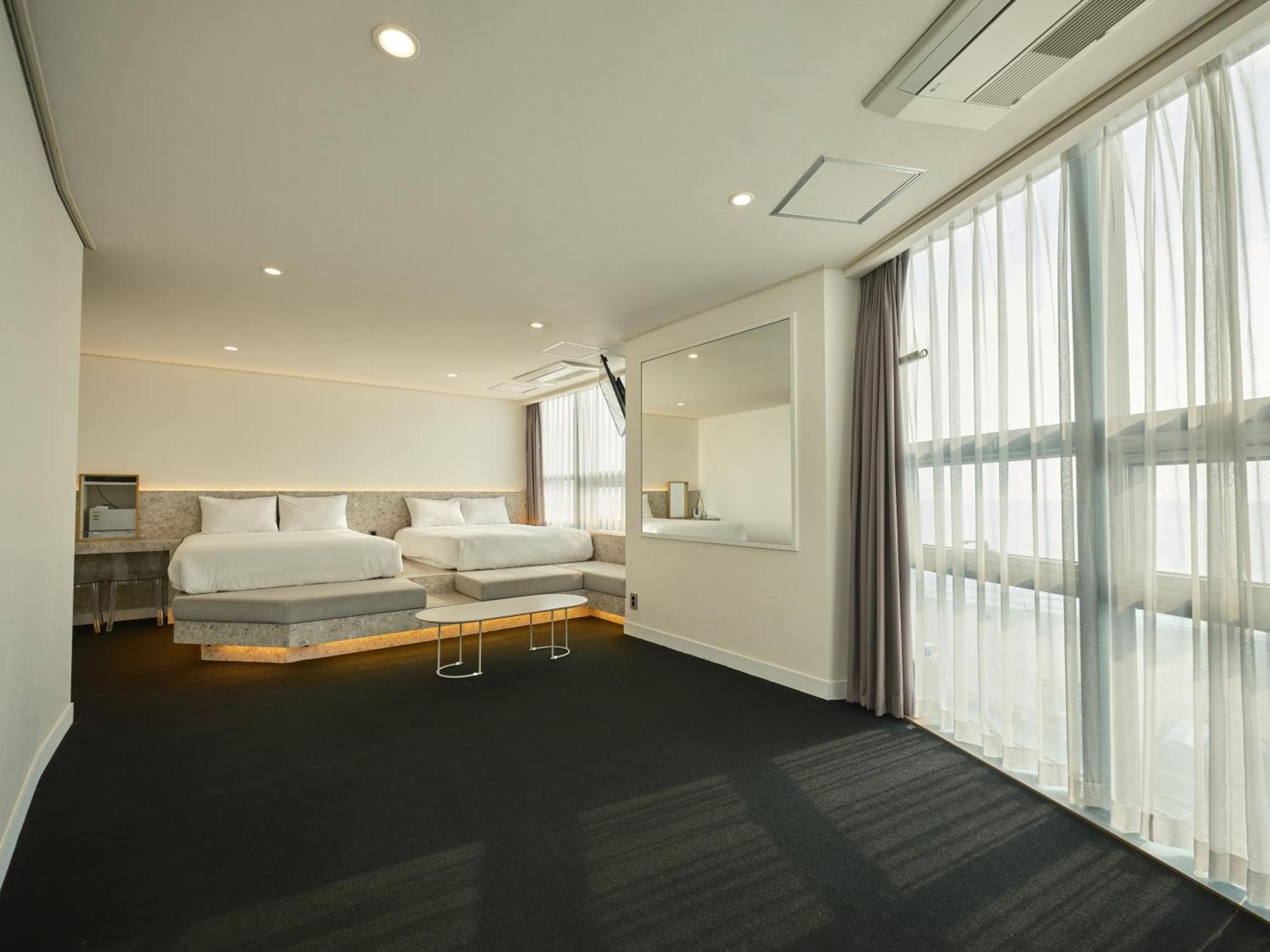 Uh Suite The Haeundae Busan Esterno foto