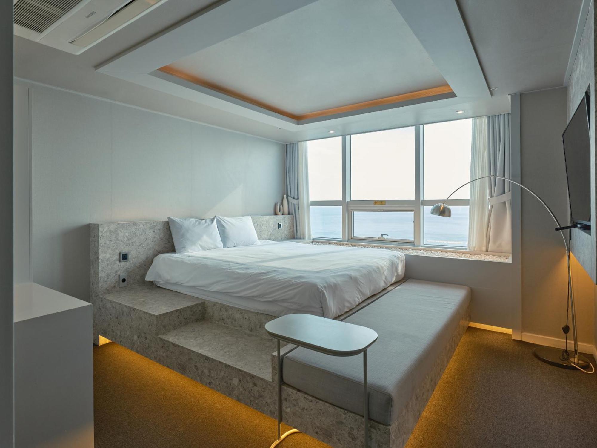 Uh Suite The Haeundae Busan Esterno foto